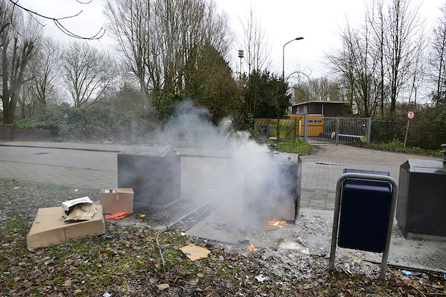 2020/22/20200112-13u34 GB 002 Containerbrand Rijstvogelstraat.jpg